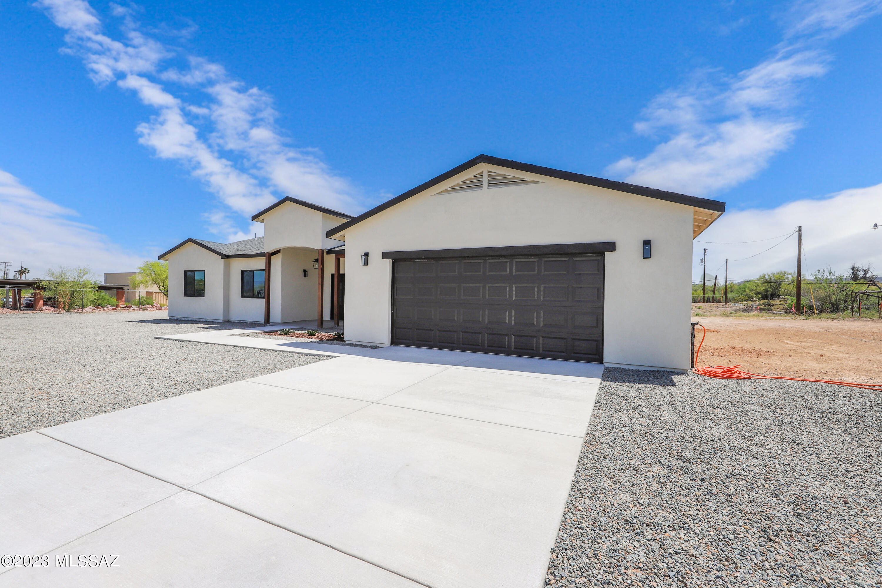 2975 West Alvaro Road Tucson, AZ 85746 - Photo 1 of 30 Gallery Image 1