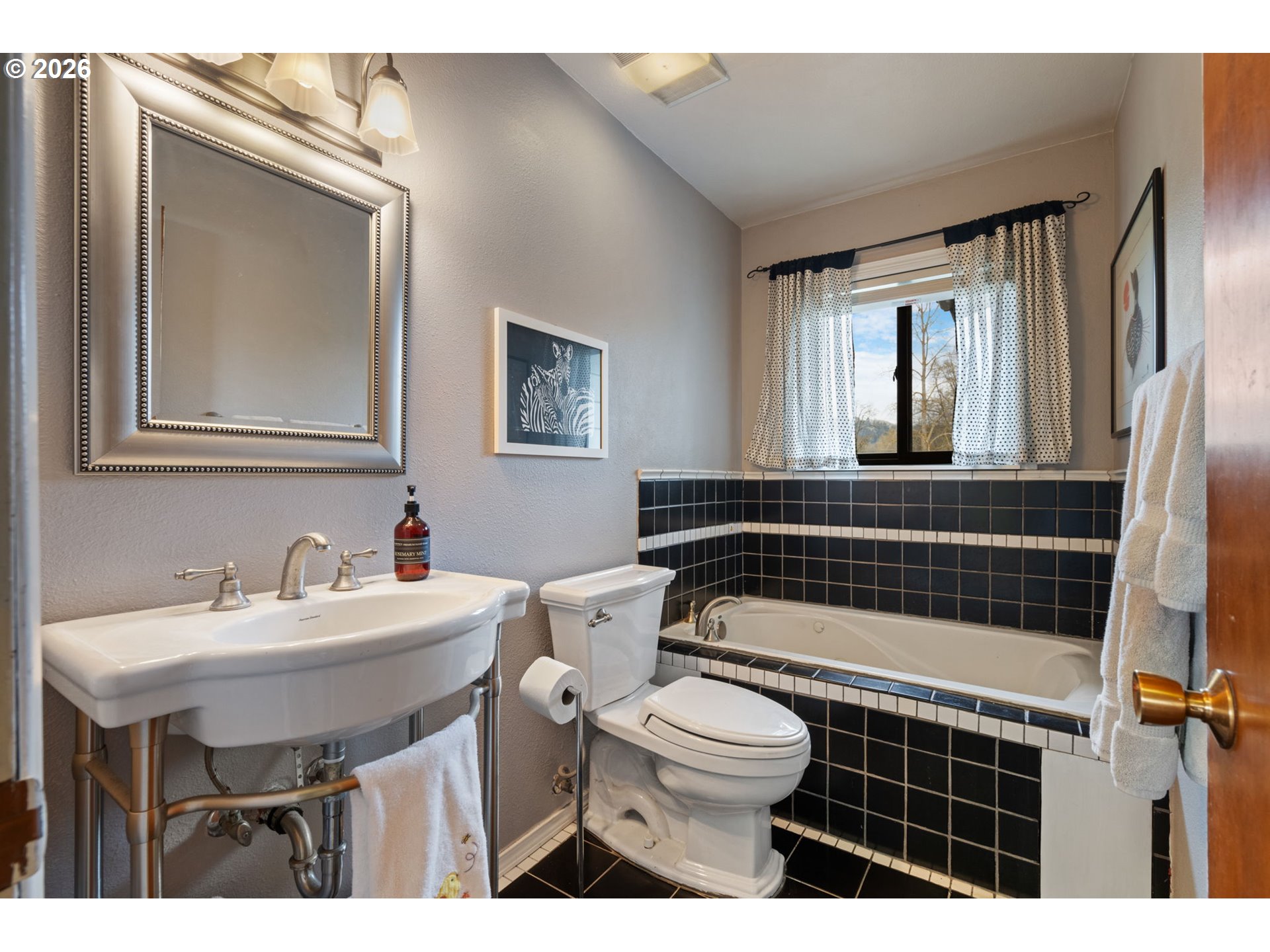 14830 Northwest Gillihan Road Portland, OR 97231 - Photo 21 of 42