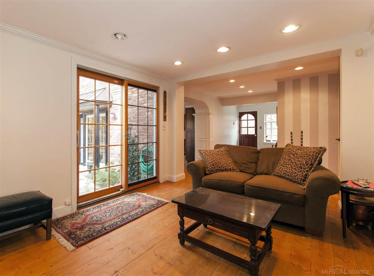 264 Lewiston Road Grosse Pointe Farms, MI 48236 - Photo 13 of 40