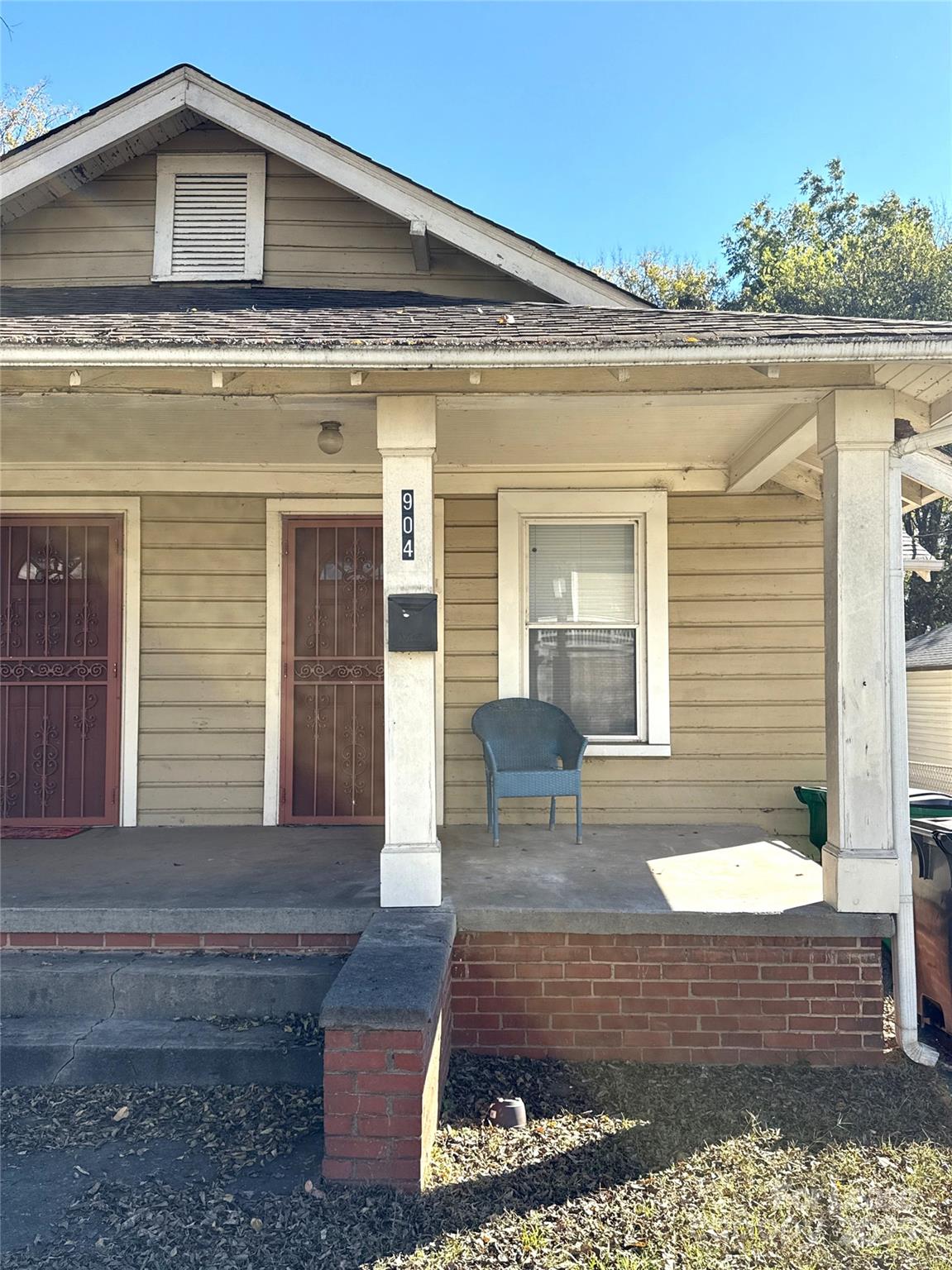 904 Harrill Street Charlotte, NC 28205 - Photo 2 of 11 a front view of a house with garden
