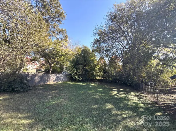 $1,095 | 904 Harrill Street, Charlotte, NC 28205