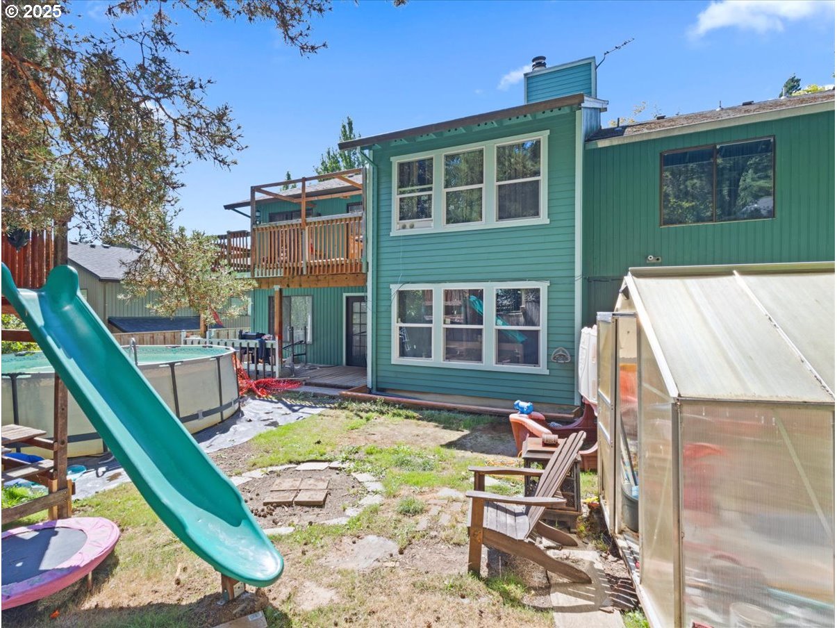 10240 Southwest 59th Place Portland, OR 97219 - Photo 4 of 10