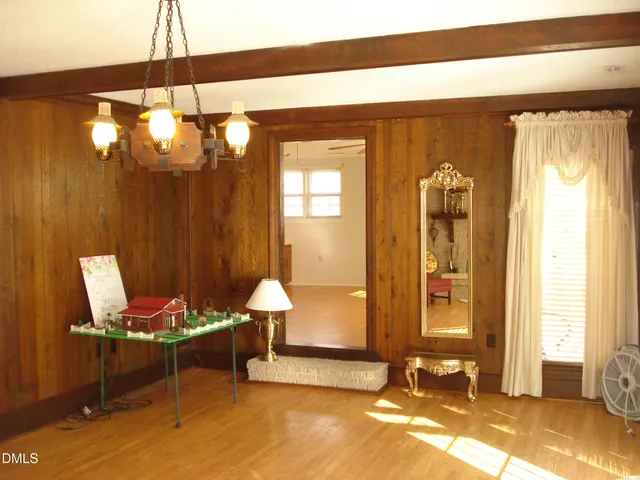 a view of backyard with plants