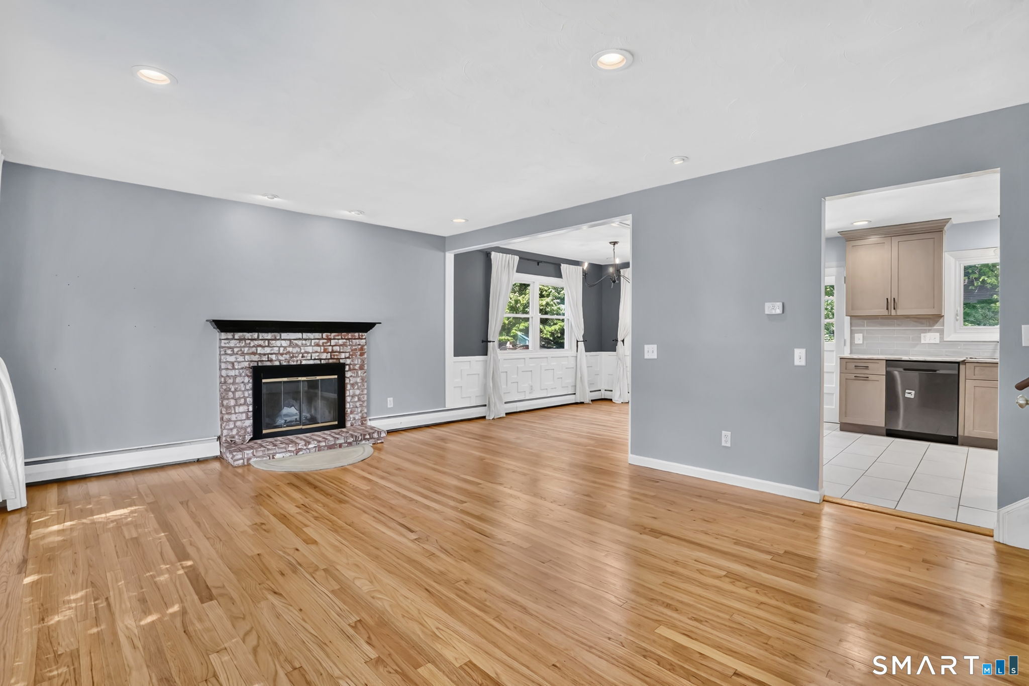 12 Webster Road Enfield, CT 06082 - Photo 9 of 38