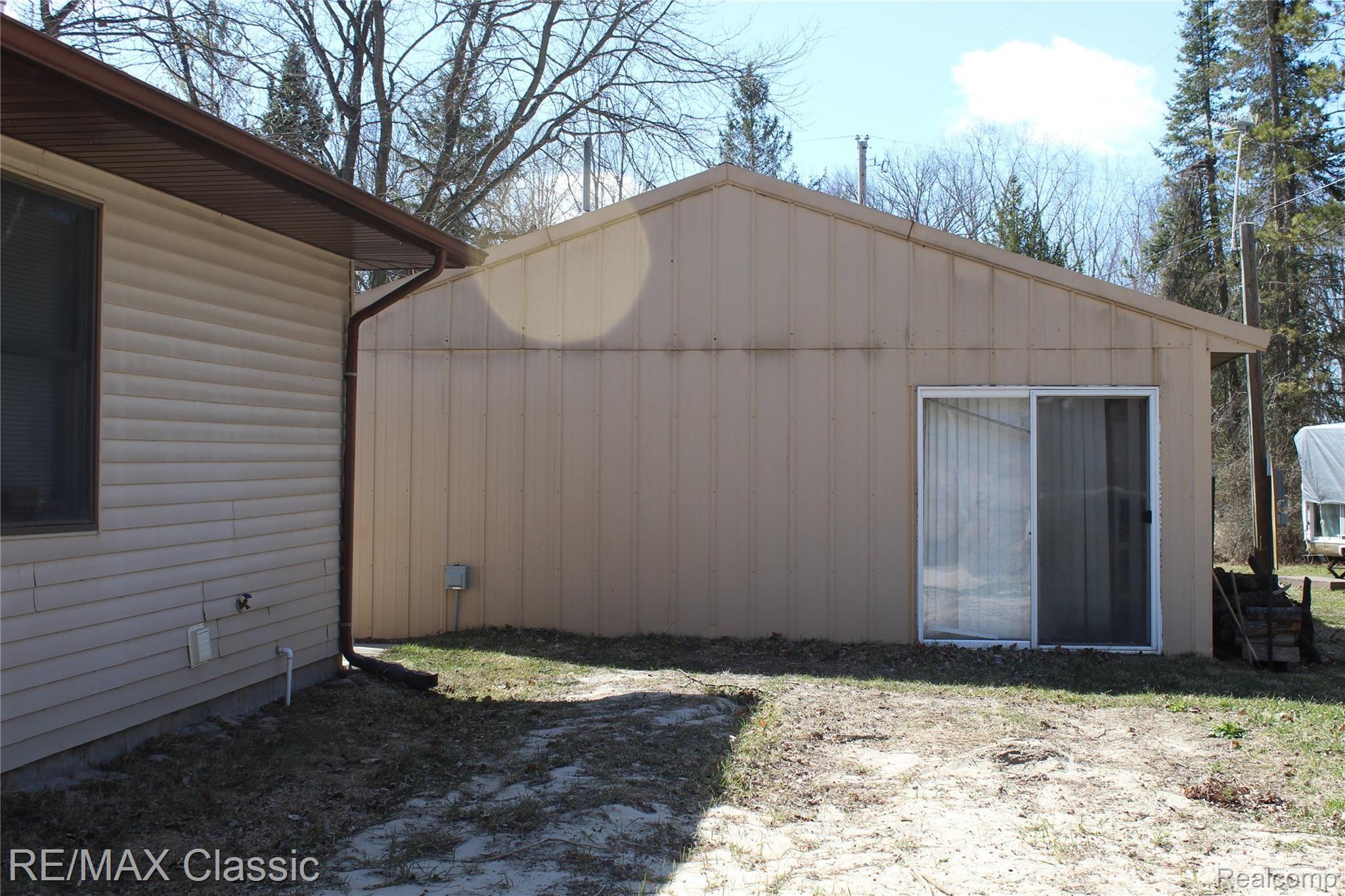 1199 Radov Road Gladwin, MI 48624 - Photo 21 of 55 3d.JPG