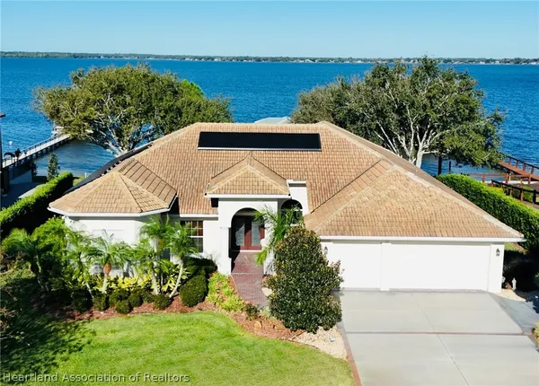 $1,200,000 | 560 Sunset Pointe Drive, Lake Placid, FL 33852