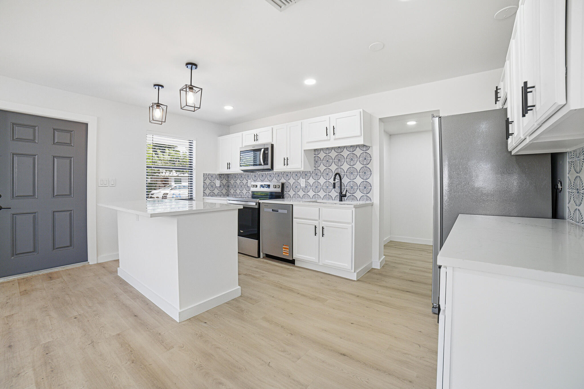 328 Southwest 11th Avenue Delray Beach, FL 33444 - Photo 8 of 25 Kitchen