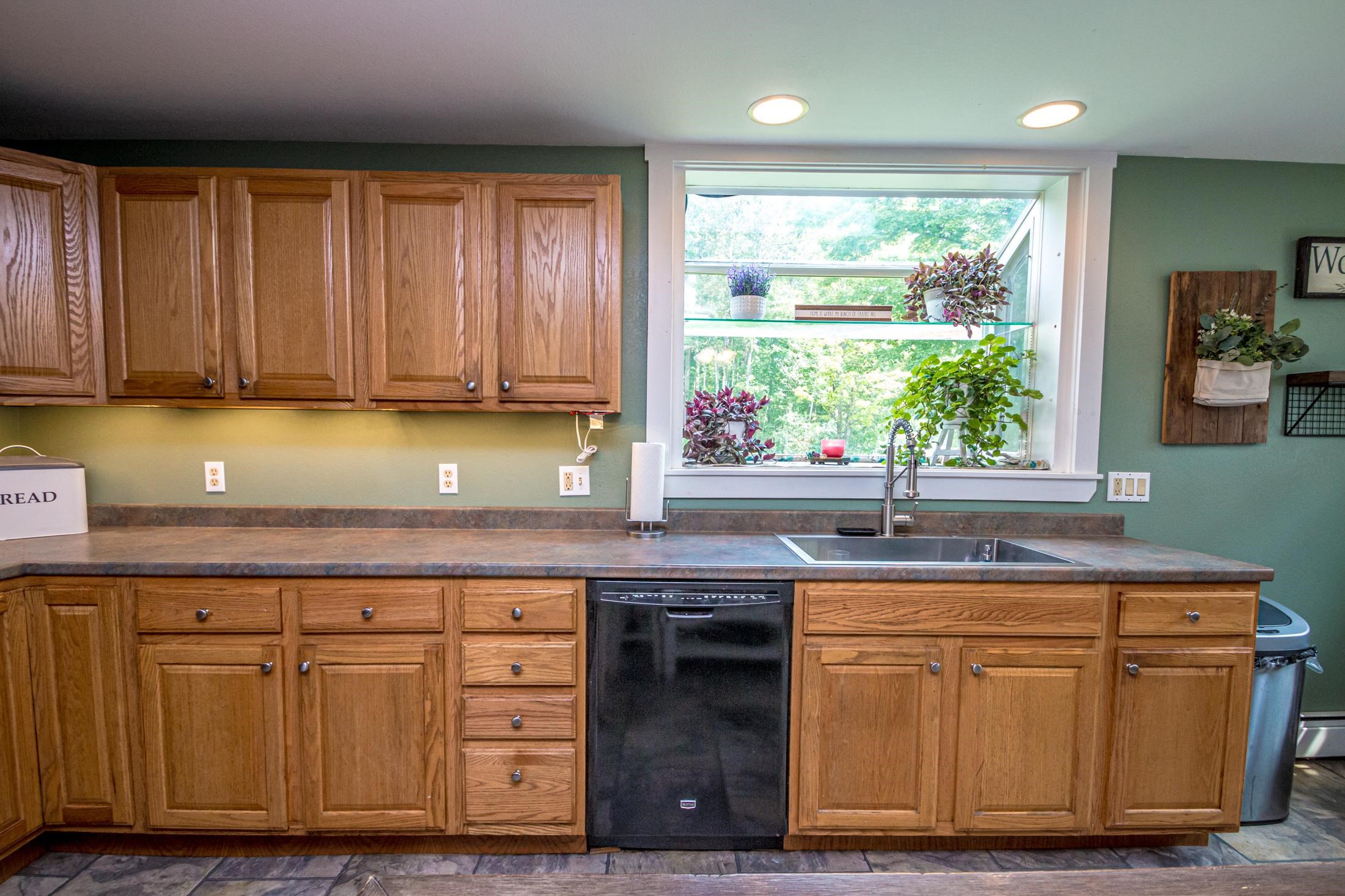 140 Middle Street Lancaster, NH 03584 - Photo 4 of 34