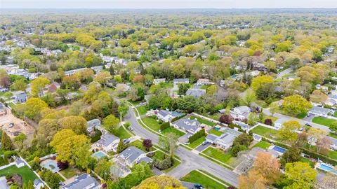 $999,999 | Undisclosed Address, Hauppauge, NY 11788