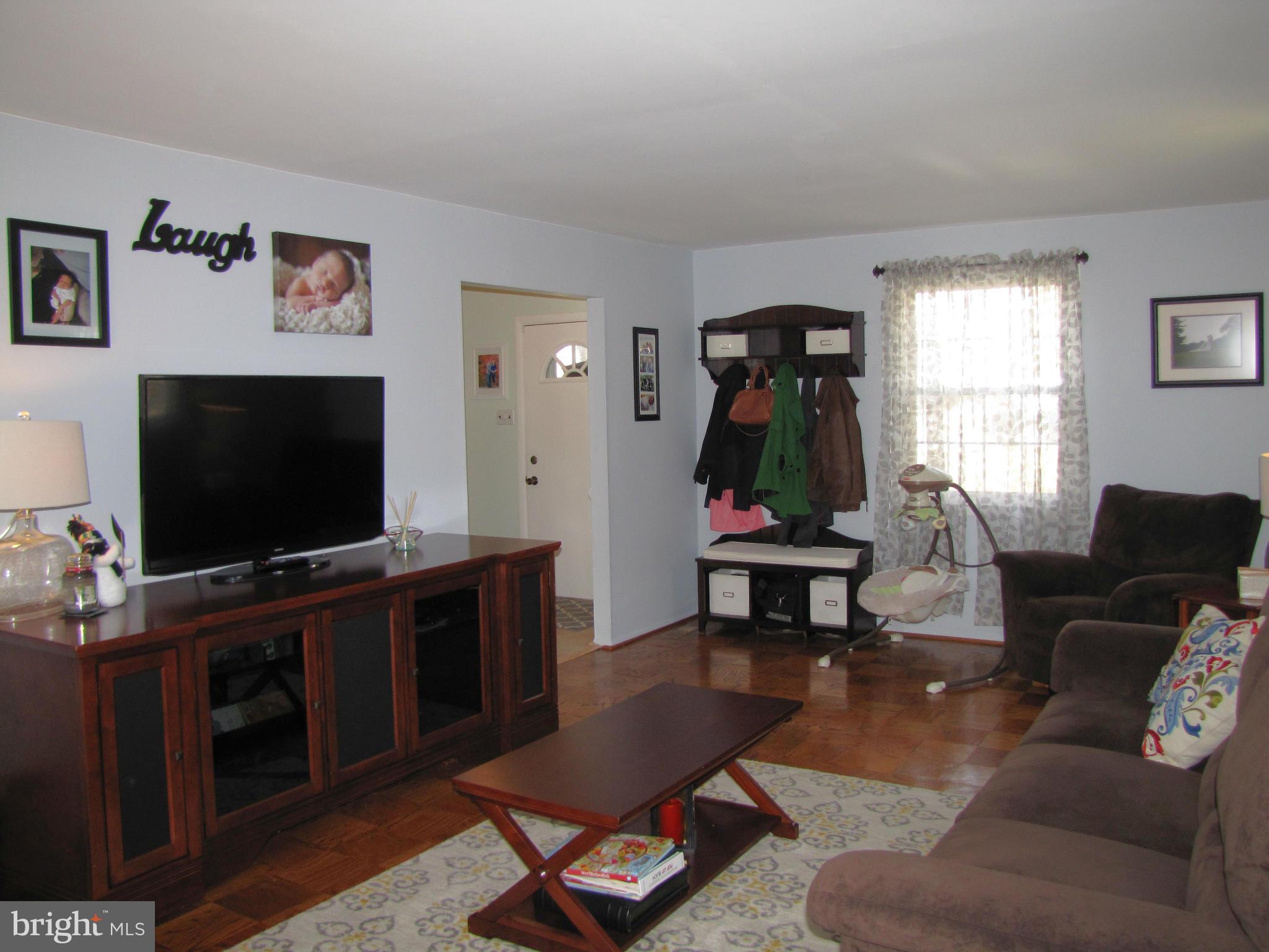 1029 Breezewick Road Towson, MD 21286 - Photo 3 of 24 Living Room