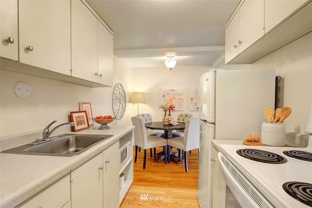 $269,900 | 919 2nd Avenue West, Unit 307, Seattle, WA 98119