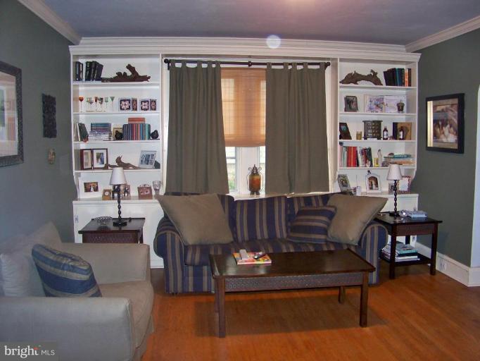 4420 Ridge Avenue Halethorpe, MD 21227 - Photo 3 of 30 Family Room
