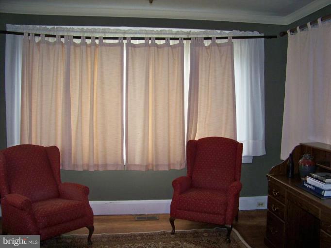 4420 Ridge Avenue Halethorpe, MD 21227 - Photo 4 of 30 Sitting Room