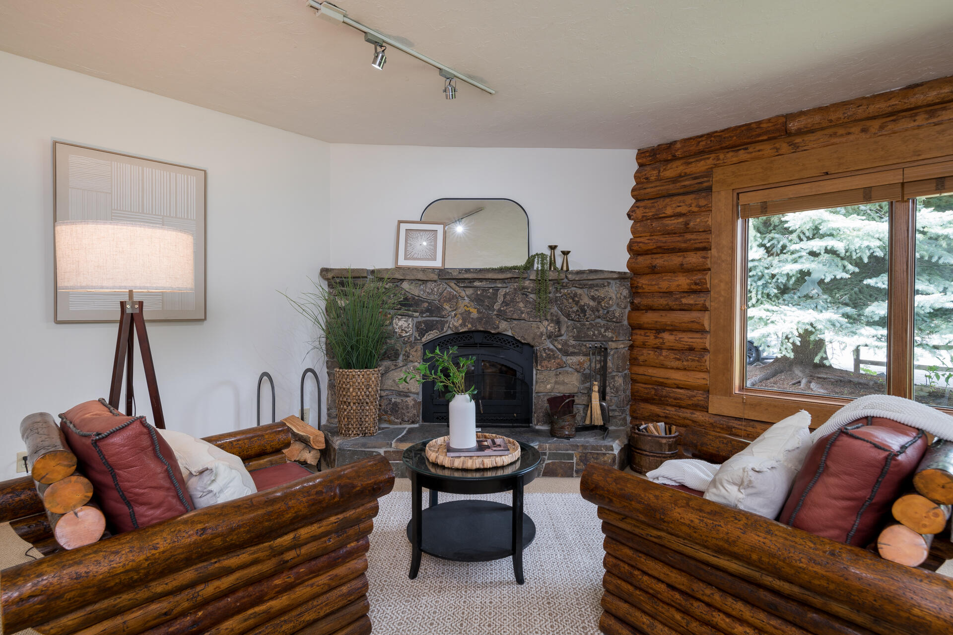 316 Myrtle Street Hailey, ID 83333 - Photo 10 of 29 Family Room