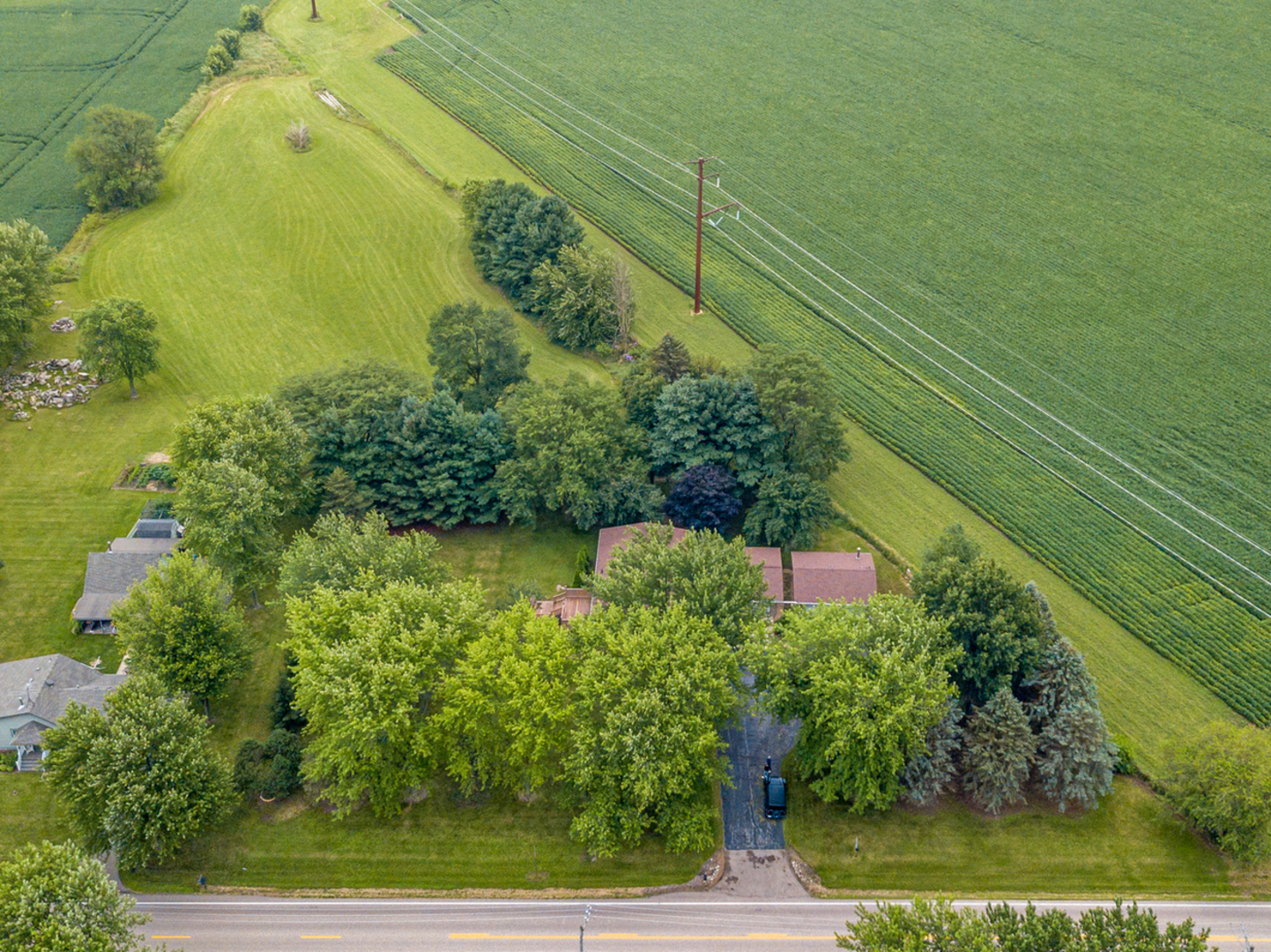 44W695 Scott Road Sugar Grove, IL 60554 - Photo 2 of 34 a view of a garden