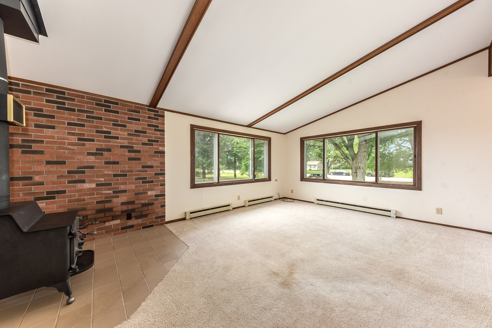 44W695 Scott Road Sugar Grove, IL 60554 - Photo 18 of 34 a view of an empty room with a window