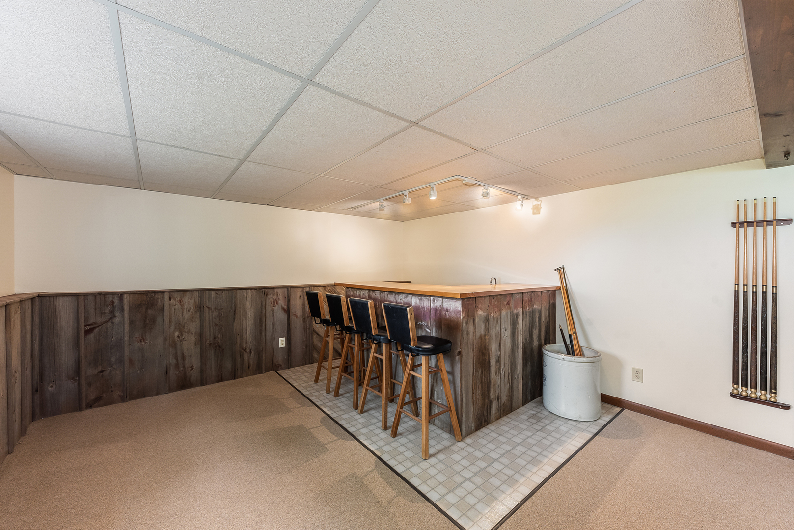 44W695 Scott Road Sugar Grove, IL 60554 - Photo 21 of 34 a view of entryway