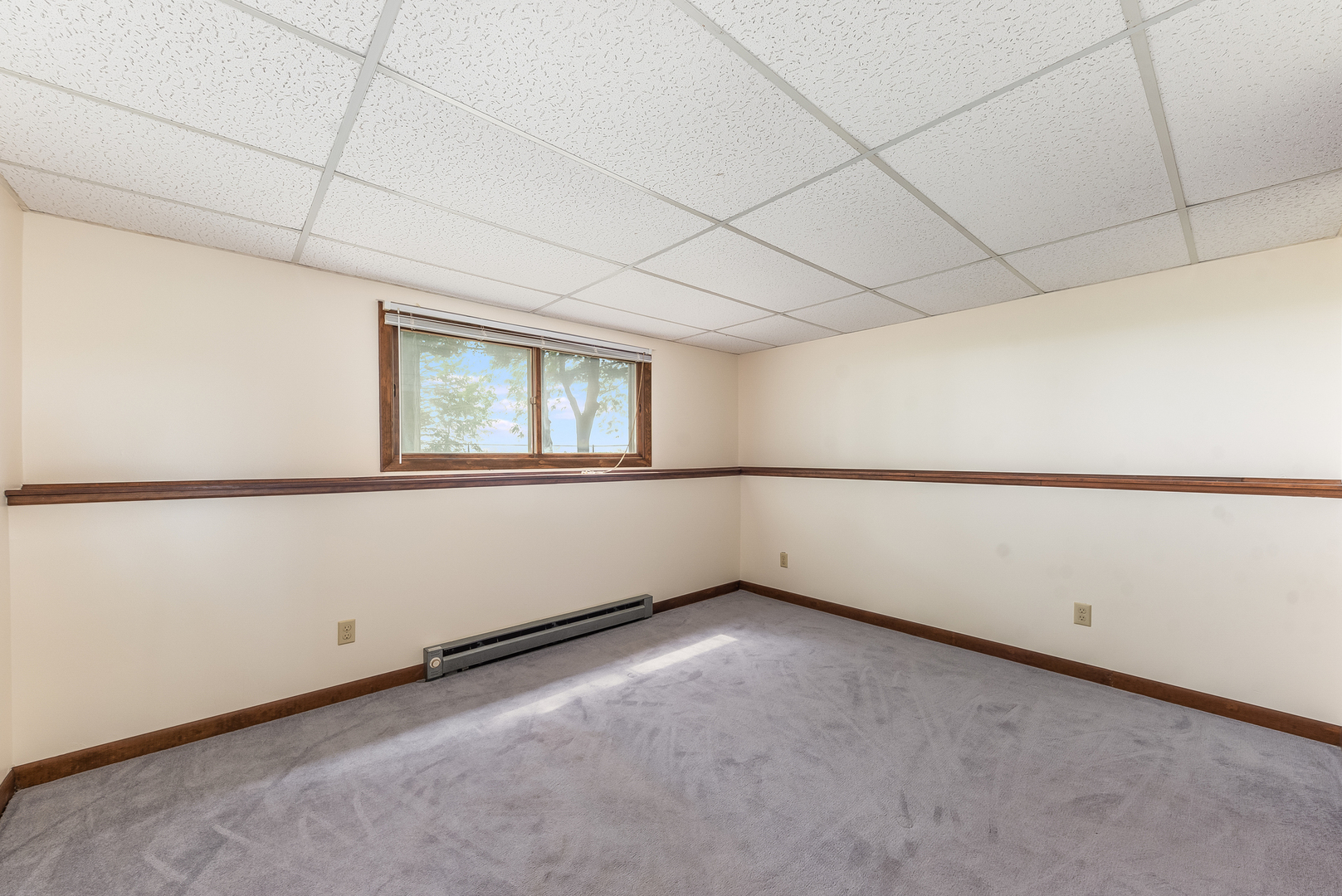 44W695 Scott Road Sugar Grove, IL 60554 - Photo 26 of 34 a view of an empty room with a window