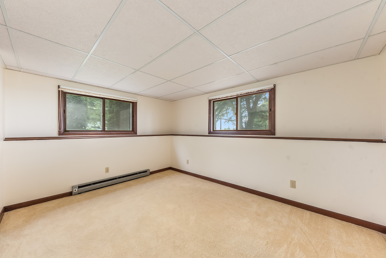 44W695 Scott Road Sugar Grove, IL 60554 - Photo 27 of 34 an empty room with windows