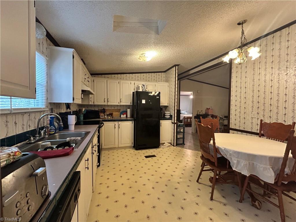 2205 Luffman Road Ronda, NC 28670 - Photo 9 of 21