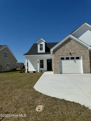 $1,795 | 824 Sarah Rebecca Drive, Unit A, Greenville, NC 27834