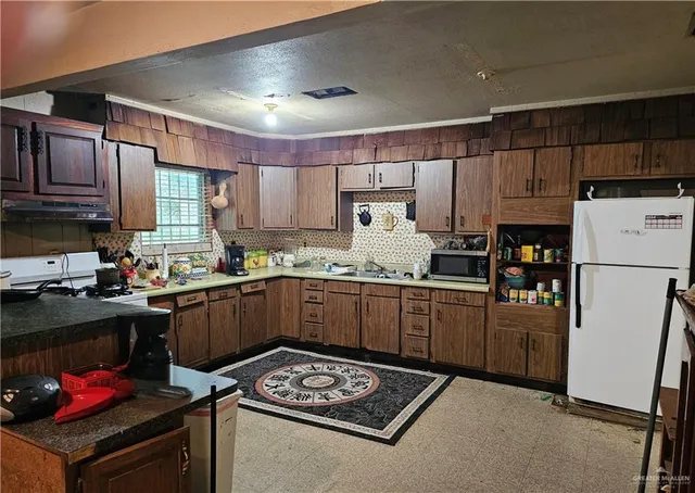 $68,900 | 717 West Raymond Avenue, Raymondville, TX 78580