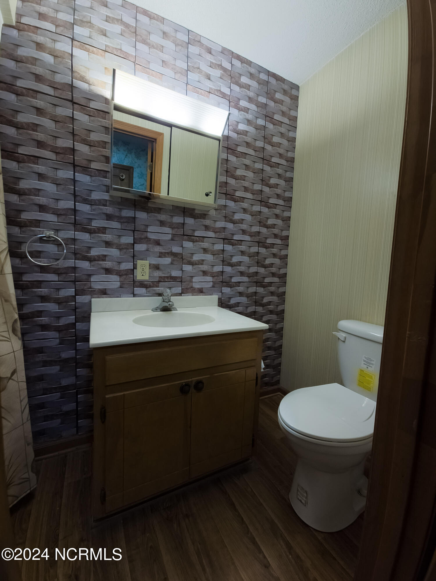 123 Lakewood Road Elizabethtown, NC 28337 - Photo 19 of 29 InsideWideView-8