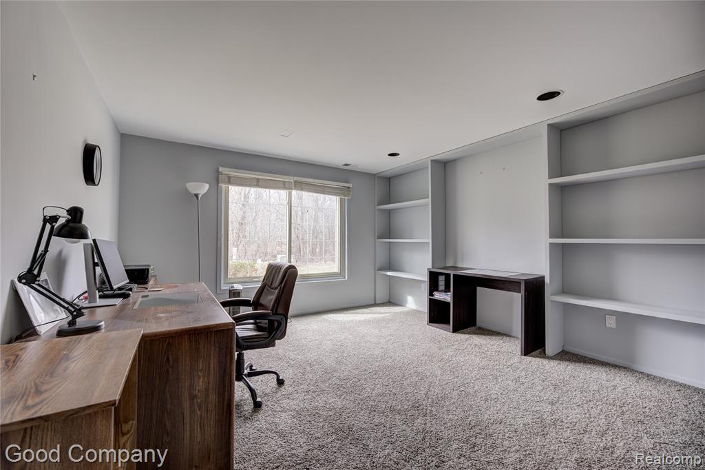 6255 Celeste Road West Bloomfield, MI 48322 - Photo 37 of 50