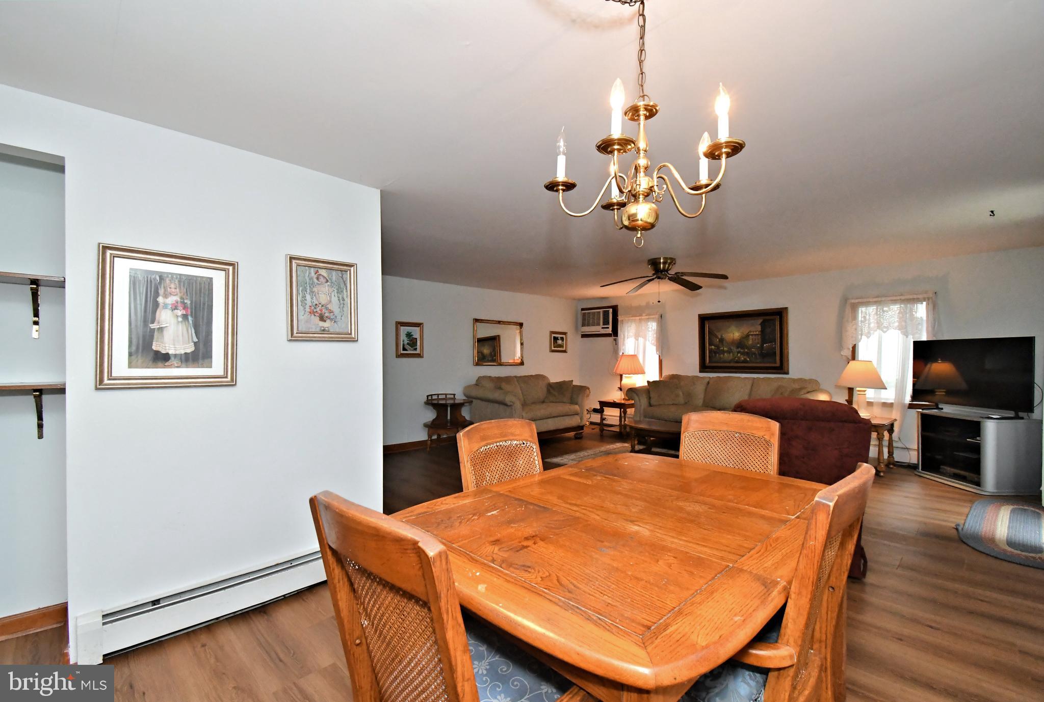 500 Burton Road Oreland, PA 19075 - Photo 19 of 54 Dining area