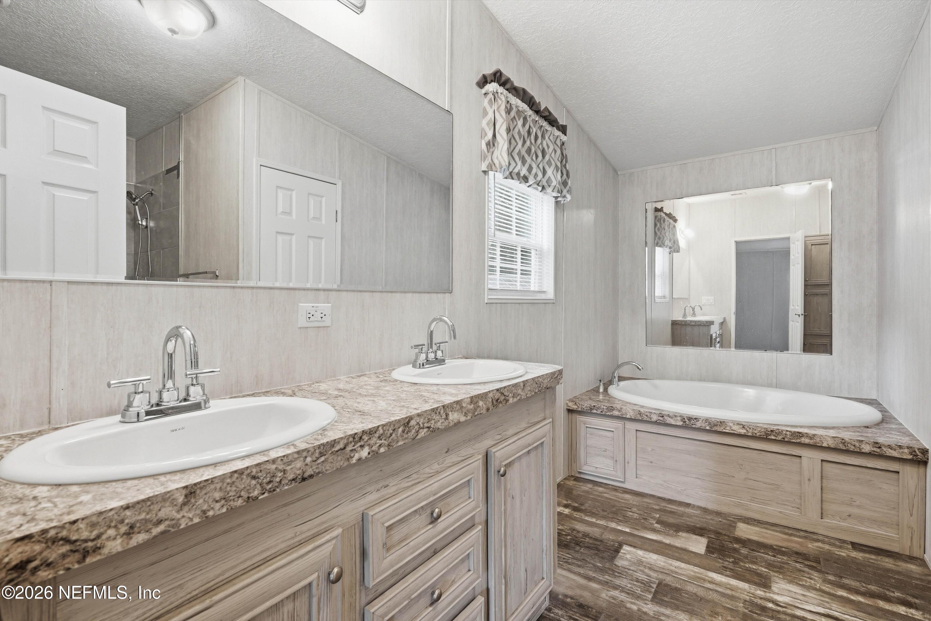 12965 Duval Lake Road East Jacksonville, FL 32218 - Photo 15 of 35 14-Primary Bathroom