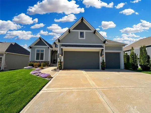 $602,900 | 1100 Southwest Heather Drive, Lee's Summit, MO 64081