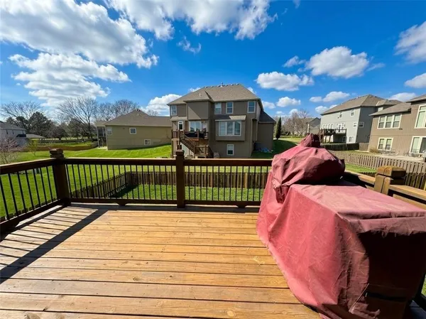 $602,900 | 1100 Southwest Heather Drive, Lee's Summit, MO 64081