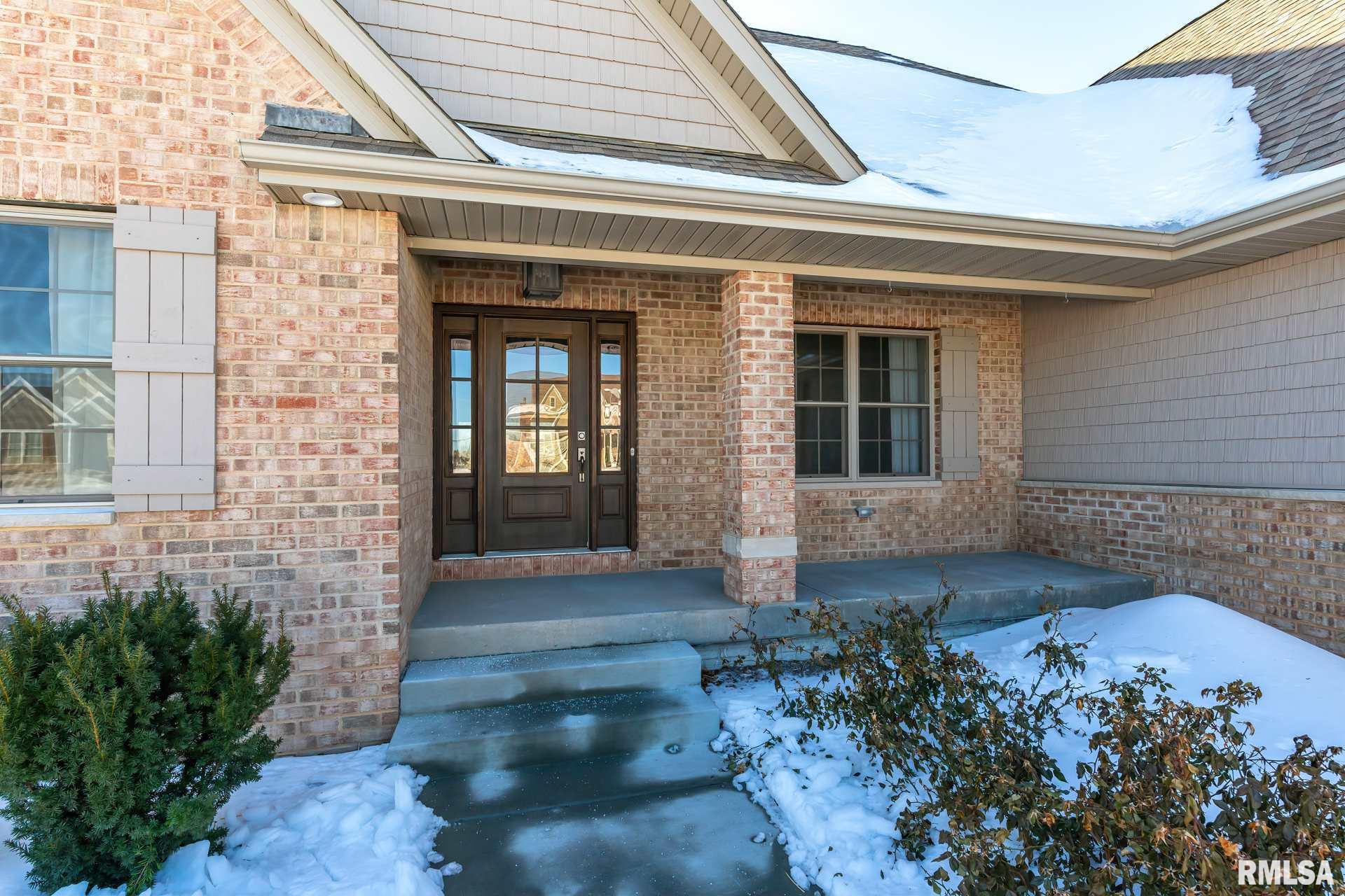 4017 Thomas Pointe Road Davenport, IA 52807 - Photo 2 of 37 Gallery Image 2