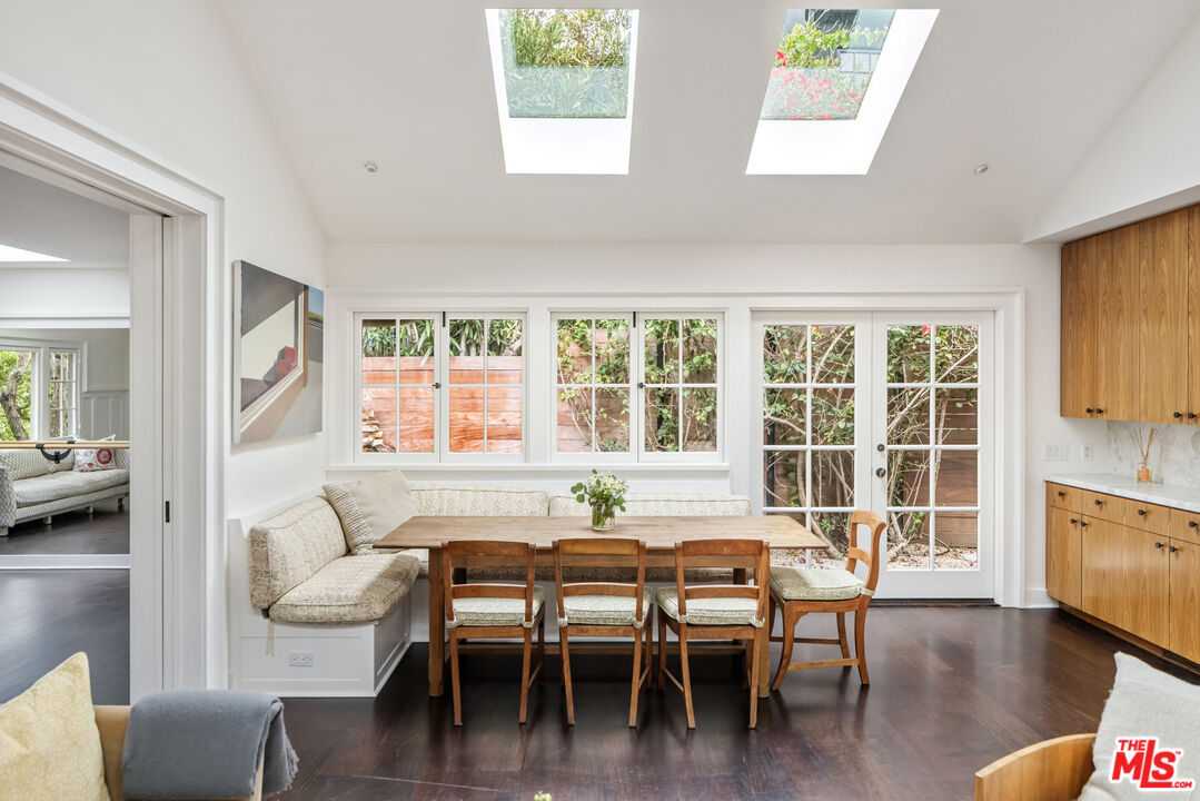 7 Latimer Road Santa Monica, CA 90402 - Photo 7 of 37 a view of a dining room with furniture and wooden floor