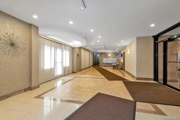 $2,000 | 83-40 Austin Street, Unit 7N | Kew Gardens