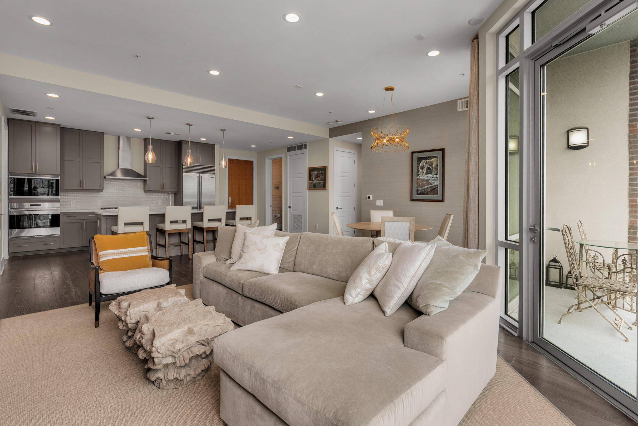 20 Rutledge Street, Unit 303 Nashville, TN 37210 - Photo 7 of 51 Gallery Image 7