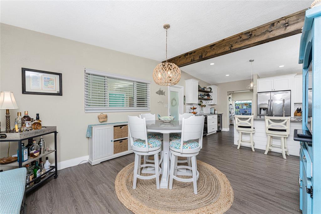 501 Canal Way Nokomis, FL 34275 - Photo 5 of 33