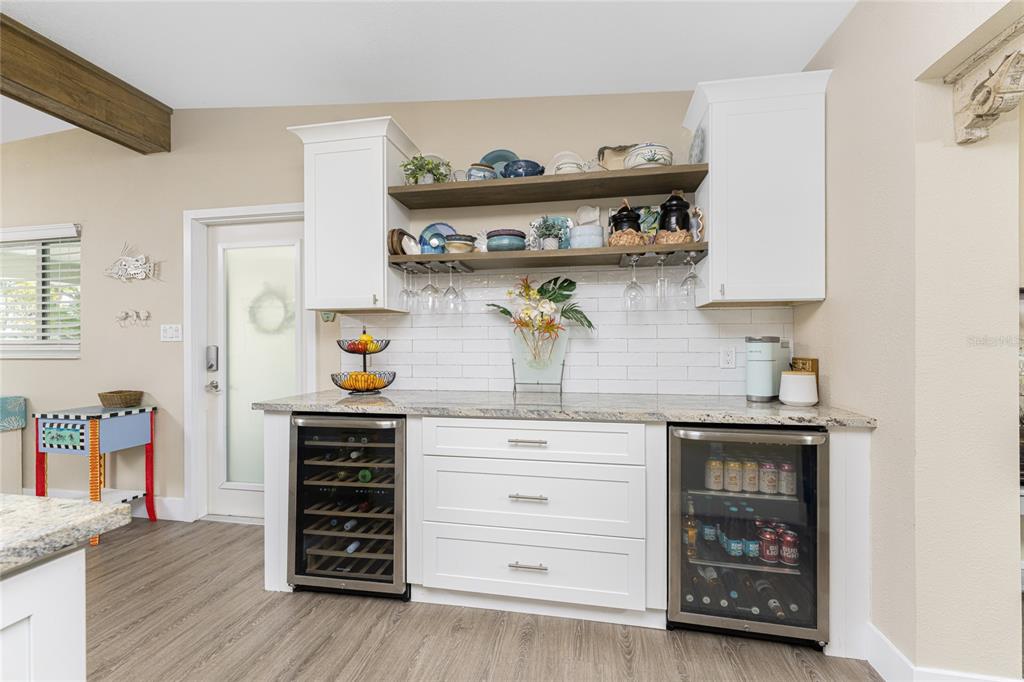 501 Canal Way Nokomis, FL 34275 - Photo 10 of 33