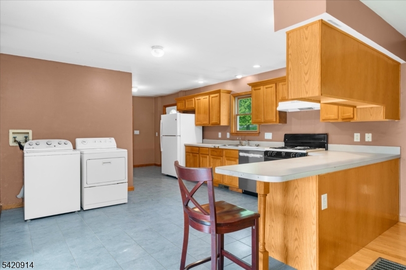 441 Pittstown Road Pittstown, NJ 08867 - Photo 9 of 48