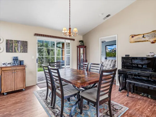 $569,500 | 6132 Chowchilla Mountain Road, Mariposa, CA 95338