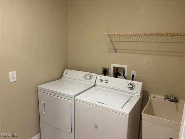 $395,900 | 2718 Southwest 35th Lane, Cape Coral, FL 33914