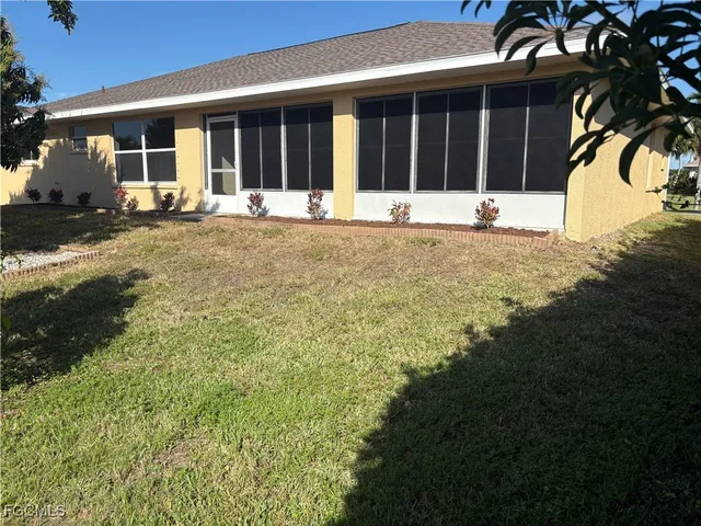 $395,900 | 2718 Southwest 35th Lane, Cape Coral, FL 33914
