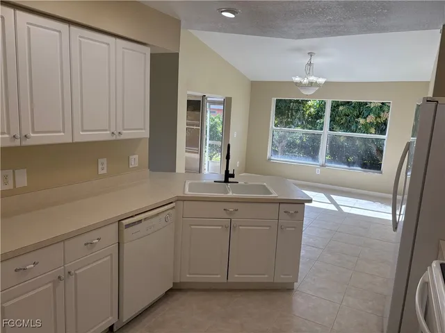 $395,900 | 2718 Southwest 35th Lane, Cape Coral, FL 33914