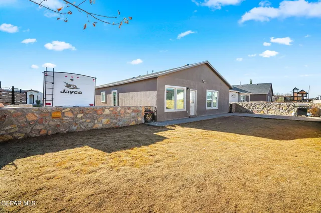$230,500 | 809 Coyote Melon Drive, Socorro, TX 79927