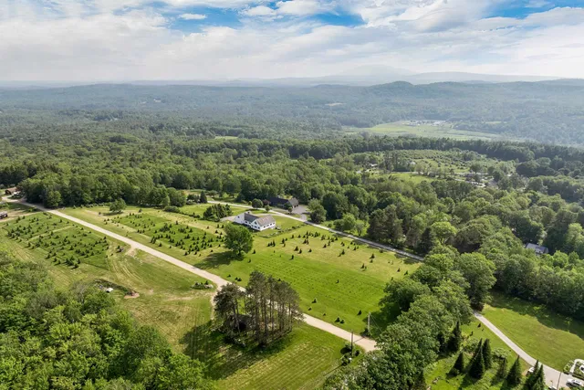 $1,670,000 | 9 Quinn Road, Hancock, NH 03449