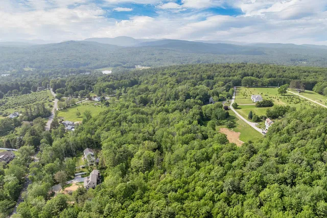 $1,670,000 | 9 Quinn Road, Hancock, NH 03449