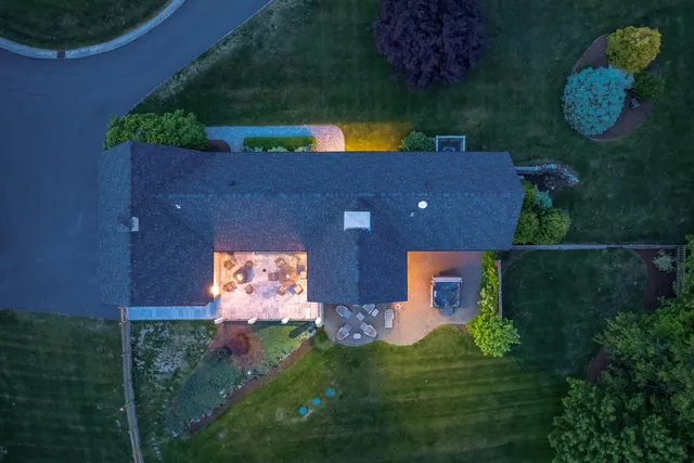 $1,670,000 | 9 Quinn Road, Hancock, NH 03449