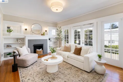 $525,000 | 3746 Park Blvd Way, Unit B, Oakland, CA 94610