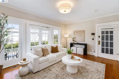 $525,000 | 3746 Park Blvd Way, Unit B, Oakland, CA 94610