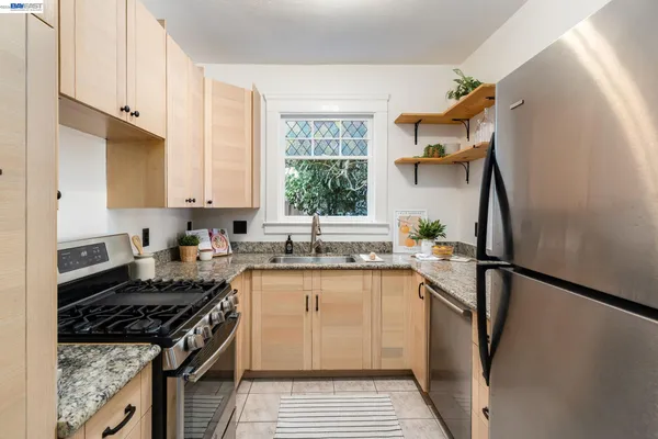 $525,000 | 3746 Park Blvd Way, Unit B, Oakland, CA 94610